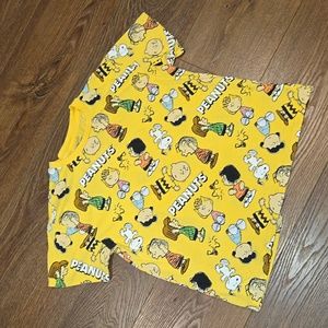 PEANUTS GRAPHIC tshirt.   #5977